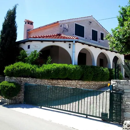 Villa Nika Škrip